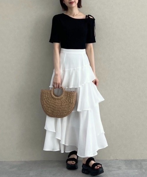 mysty woman(ミスティウーマン)の「アシメネックストリングプルオーバー 493903(ニット/セーター・レディース・ブラック/オフホワイト/ブラウン系その他・FREE)」の19枚目の写真