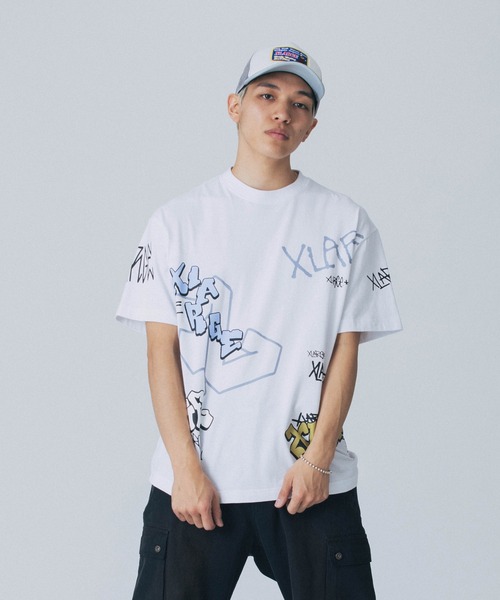 XLARGE(エクストララージ)の「GRAFFITI S/S TEE(Tシャツ/カットソー・メンズ・ネイビー/ホワイト/ブラック・XL/S/M/L)」の2枚目の写真