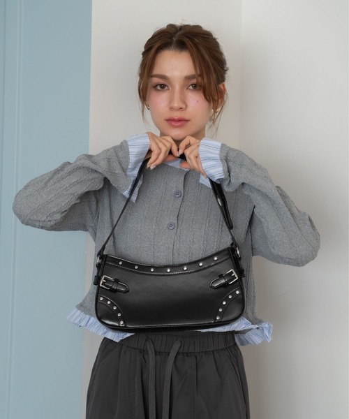 Nu(ニュー)の「【Nu】スタッズ付きショルダーバッグ(ショルダーバッグ・レディース・ピンク/ブラック/オフホワイト・ONE SIZE)」の11枚目の写真