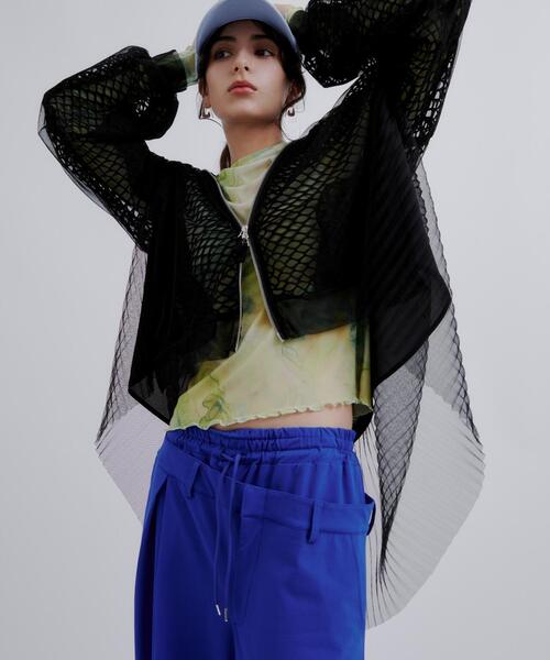 AULA AILA(アウラアイラ)の「AULA AILA(アウラ アイラ)別注バックプリーツメッシュフーディ(パーカー・レディース・ブラック/ホワイト・0)」の4枚目の写真