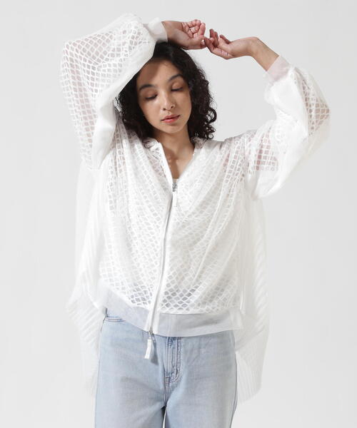 AULA AILA(アウラアイラ)の「AULA AILA(アウラ アイラ)別注バックプリーツメッシュフーディ(パーカー・レディース・ブラック/ホワイト・0)」の2枚目の写真