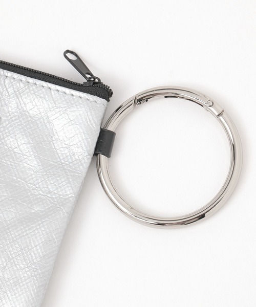 LEPSIM（レプシィム）の「カラビナワッシャーポーチ　328051（ポーチ・レディース・グレー/オフホワイト/ブラック/ライトピンク/ブラウン・ONE SIZE）」の10枚目の写真