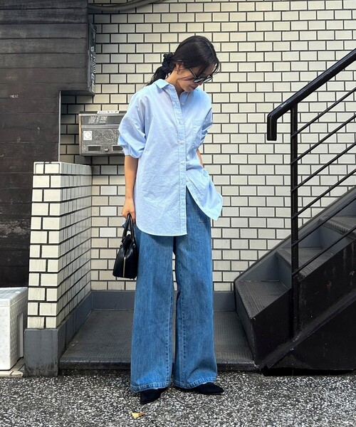 fredy emue（フレディエミュ）の「ライトオンスデニムベイカーイージーパンツ（デニムパンツ・レディース・ネイビー/ブルー/アイボリー・38/36）」の9枚目の写真