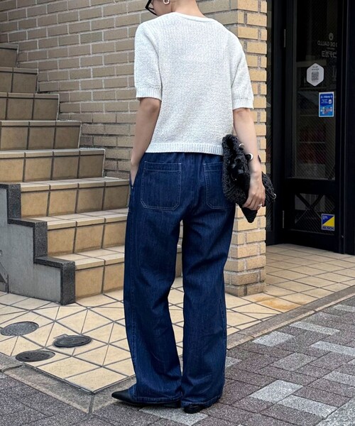 fredy emue（フレディエミュ）の「ライトオンスデニムベイカーイージーパンツ（デニムパンツ・レディース・ネイビー/ブルー/アイボリー・38/36）」の13枚目の写真