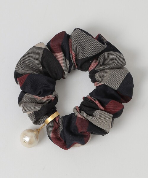 CB CRESTBRIDGE（シービークレストブリッジ）の「クレストブリッジチェックシュシュ（シュシュ・レディース・ライトベージュ/ブルー系その他7・FREE）」の2枚目の写真