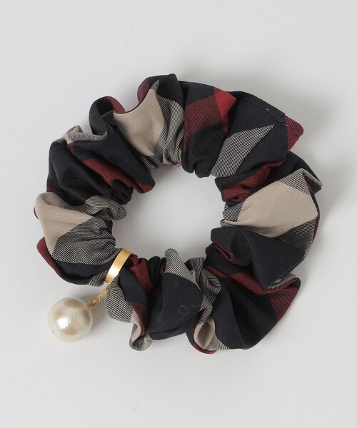 CB CRESTBRIDGE（シービークレストブリッジ）の「クレストブリッジチェックシュシュ（シュシュ・レディース・ライトベージュ/ブルー系その他7・FREE）」の4枚目の写真