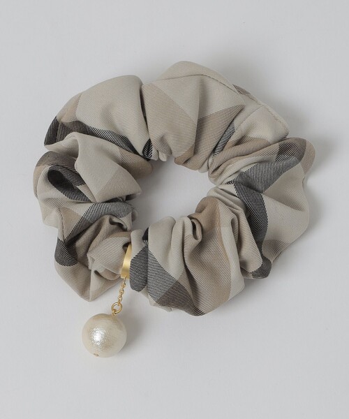 CB CRESTBRIDGE（シービークレストブリッジ）の「クレストブリッジチェックシュシュ（シュシュ・レディース・ライトベージュ/ブルー系その他7・FREE）」の6枚目の写真