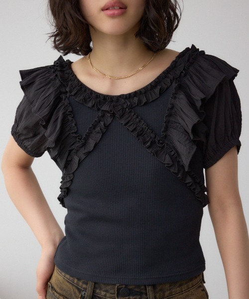 AZUL by moussy(アズールバイマウジー)の「コンビネーション2WAYフリルトップス(Tシャツ/カットソー・レディース・レッド/アイボリー/ブラック・FREE)」の3枚目の写真