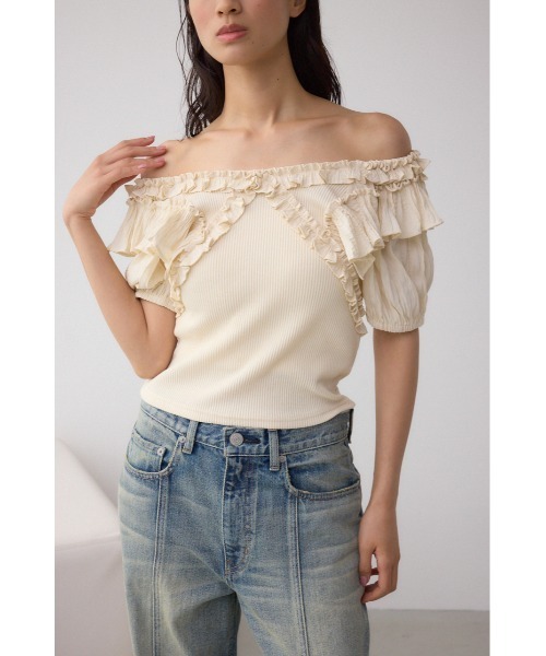 AZUL by moussy(アズールバイマウジー)の「コンビネーション2WAYフリルトップス(Tシャツ/カットソー・レディース・レッド/アイボリー/ブラック・FREE)」の4枚目の写真