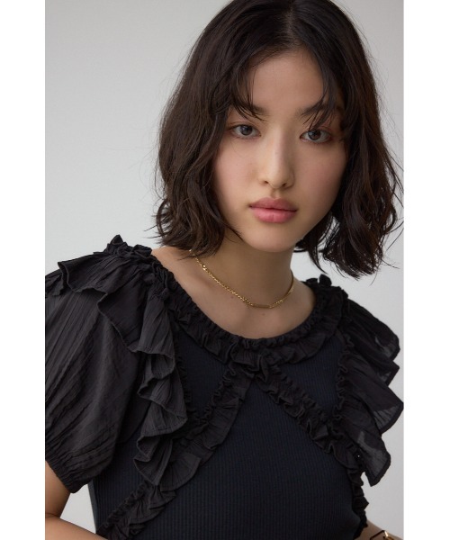 AZUL by moussy(アズールバイマウジー)の「コンビネーション2WAYフリルトップス(Tシャツ/カットソー・レディース・レッド/アイボリー/ブラック・FREE)」の16枚目の写真