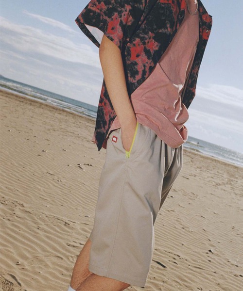 VANS(バンズ)の「BEACH GETAWAY オープンカラータイダイシャツ(シャツ/ブラウス・メンズ・レッド/グリーン・X-LARGE/LARGE/MEDIUM/SMALL/XX-LARGE)」の3枚目の写真