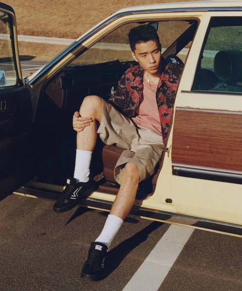 VANS(バンズ)の「BEACH GETAWAY オープンカラータイダイシャツ(シャツ/ブラウス・メンズ・レッド/グリーン・X-LARGE/LARGE/MEDIUM/SMALL/XX-LARGE)」の4枚目の写真