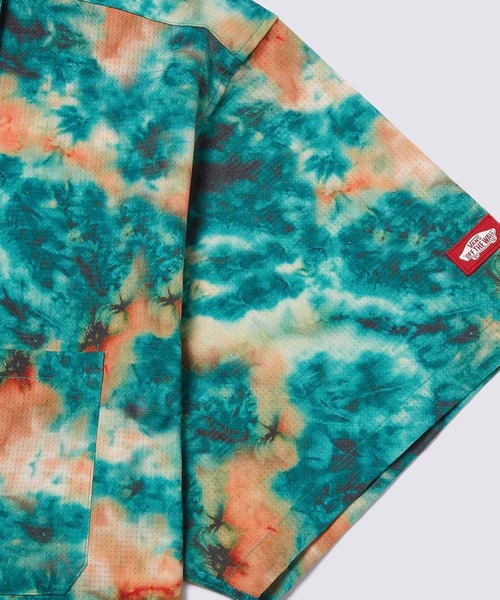 VANS(バンズ)の「BEACH GETAWAY オープンカラータイダイシャツ(シャツ/ブラウス・メンズ・レッド/グリーン・X-LARGE/LARGE/MEDIUM/SMALL/XX-LARGE)」の16枚目の写真