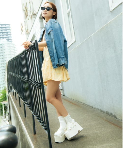 R&E（アールアンドイー）の「【R&E】ループベルクロストラップ厚底サンダル（サンダル・レディース・ブラック/ベージュ/ホワイト・S/M/L/LL）」の6枚目の写真