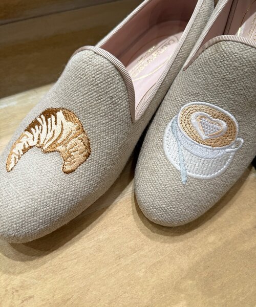 春#BEARDSLEY#セレモニーフラットパンプスイタリア製本革定価24,000 セール】《CALITAS WORLD》刺繍ローファー（パンプス