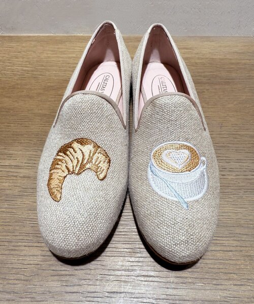 セール】《CALITAS WORLD》刺繍ローファー（パンプス