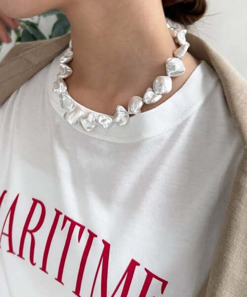 DouDou（ドゥドゥ）の「変形ビッグパールネックレス（ネックレス・レディース・グレー/オフホワイト・FREE）」の2枚目の写真