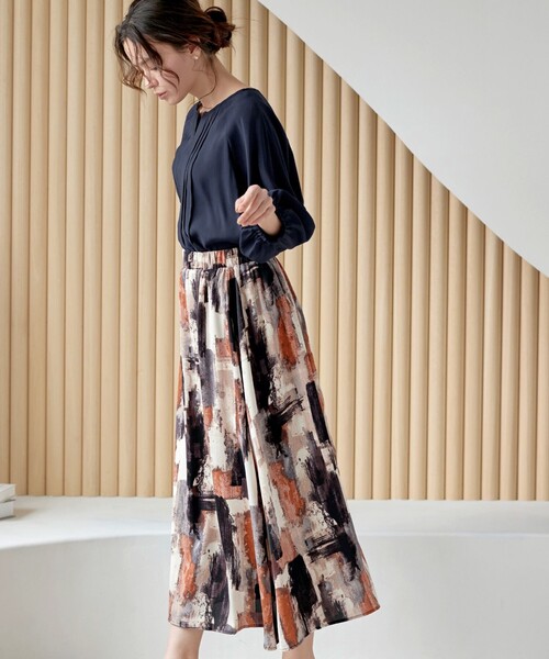 Tiaclasse（ティアクラッセ）の「ペイント柄スカート（スカート・レディース・カーキ/オレンジ・FREE）」の5枚目の写真