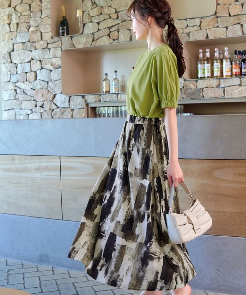 Tiaclasse（ティアクラッセ）の「ペイント柄スカート（スカート・レディース・カーキ/オレンジ・FREE）」の12枚目の写真