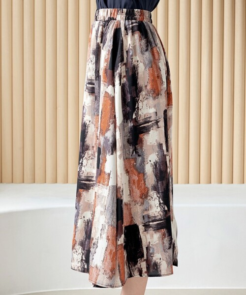 Tiaclasse（ティアクラッセ）の「ペイント柄スカート（スカート・レディース・カーキ/オレンジ・FREE）」の16枚目の写真
