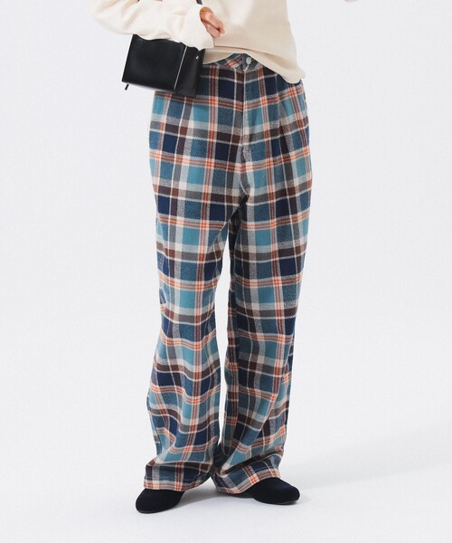 BEAMS BOY（ビームスボーイ）の「ワーク チェック イージーパンツ（その他パンツ・レディース・アイボリー/グレー/ブルー・1/2）」の18枚目の写真