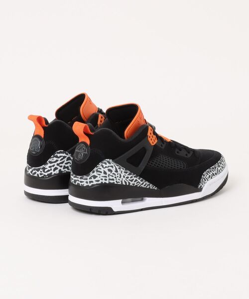 新品未使用　ブルズカラー　AIR JORDAN SPIZIKE LOW ジョーダンスパイジークローからシンプルかつクリーンな新色が