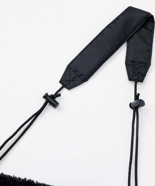 CRAZY CREEK（クレイジークリーク）の「CRAZY CREEK クレイジークリーク フリース サコッシュ（ショルダーバッグ・レディース・B/A・FREE）」の6枚目の写真