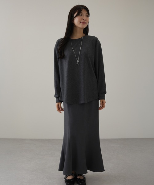 DAYRA(デイラ)の「クルーネック オーバーサイズ ベーシック 長袖 カットソー(Tシャツ/カットソー・レディース・グレー/ダークグレー・S/FREE)」の3枚目の写真