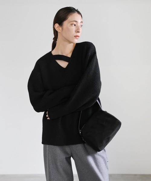 select MOCA（セレクトモカ）の「アシンメトリーVネックニットトップス（ニット/セーター・レディース・アイボリー/グレー/ブラウン/ブラック・FREE）」の7枚目の写真