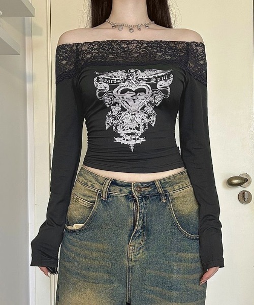 SHEENA(シーナ)の「【秋冬新作】レースオフショルダープリントトップス(Tシャツ/カットソー・レディース・ブラック・M)」の10枚目の写真