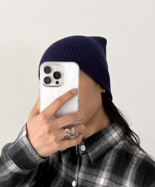 CLEA（クレア）の「【13色展開】シンプルビーニー（ニットキャップ/ビーニー・レディース・ブラック/カーキ/ブルー/チャコールグレー/オレンジ/パープル/ネイビー/マスタード/ホワイト/レッド/ブラウン/オレンジ系その他/ピンク・FREE）」の6枚目の写真