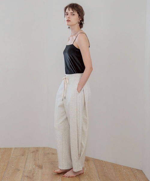 bijorie（ビジュリィ）の「【bijorie】ベロア カップ付きキャミソール／NEW BASIC series（キャミソール・レディース・ブラウン/グレー/ブラック/アイボリー・MEDIUM/LARGE/LG）」の8枚目の写真