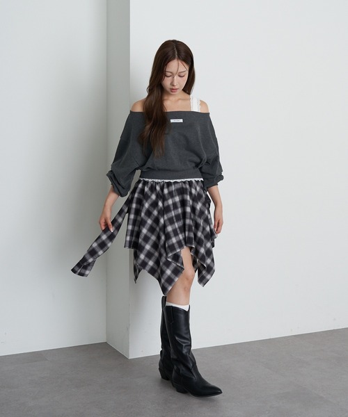 RAY CASSIN(レイカズン)の「レースレイヤードワンショルルーズスウェット(スウェット・レディース・ホワイト系その他/グレー/チャコールグレー・FREE)」の16枚目の写真