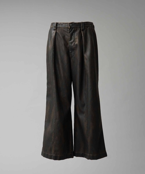 MAISON SPECIAL（メゾンスペシャル）の「《UNISEX》Artificial Leather Pin-Tuck Wide Pants/アーティフィシャルレザーピンタックワイドパンツ【MAISON SPECIAL/メゾンスペシャル】（その他パンツ・メンズ・ダークブラウン/ダークブラック・0/1/2）」の3枚目の写真