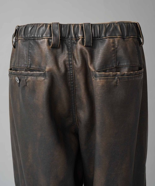 MAISON SPECIAL（メゾンスペシャル）の「《UNISEX》Artificial Leather Pin-Tuck Wide Pants/アーティフィシャルレザーピンタックワイドパンツ【MAISON SPECIAL/メゾンスペシャル】（その他パンツ・メンズ・ダークブラウン/ダークブラック・0/1/2）」の8枚目の写真