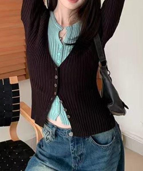 Achic(アシック)の「【大人気カラー】チョコミントカラーレイヤード風ニット(ニット/セーター・レディース・ブラック/ブラウン・M)」の10枚目の写真