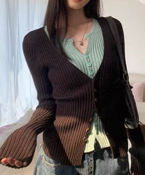 Achic(アシック)の「【大人気カラー】チョコミントカラーレイヤード風ニット(ニット/セーター・レディース・ブラック/ブラウン・M)」の15枚目の写真