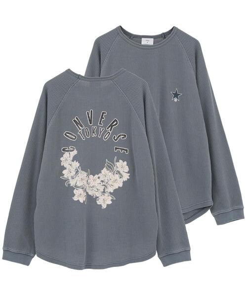 CONVERSE TOKYO（コンバーストウキョウ）の「FLOWER LOGO WAFFLE LONG TEE（Tシャツ/カットソー・レディース・ブラック/ブルー/ホワイト・MEDIUM/SMALL）」の3枚目の写真