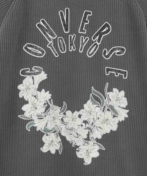 CONVERSE TOKYO（コンバーストウキョウ）の「FLOWER LOGO WAFFLE LONG TEE（Tシャツ/カットソー・レディース・ブラック/ブルー/ホワイト・MEDIUM/SMALL）」の14枚目の写真