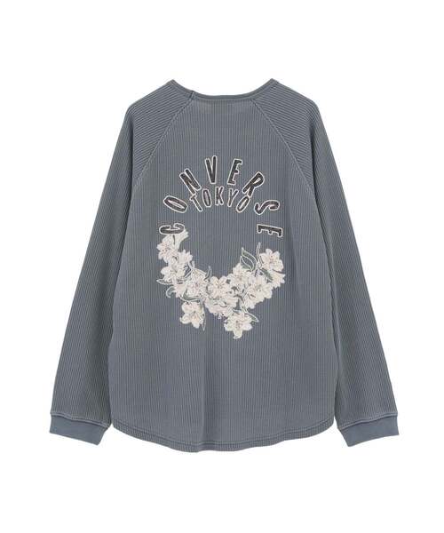 CONVERSE TOKYO（コンバーストウキョウ）の「FLOWER LOGO WAFFLE LONG TEE（Tシャツ/カットソー・レディース・ブラック/ブルー/ホワイト・MEDIUM/SMALL）」の8枚目の写真