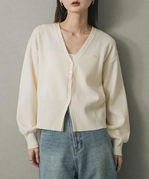 SENSE OF PLACE by URBAN RESEARCH（センスオブプレイスバイアーバンリサーチ）の「『WEB/一部店舗限定』プレートツキカーディガン（カーディガン/ボレロ・レディース・チャコールグレー/アイボリー/ネイビー/レッド・ONE）」の3枚目の写真