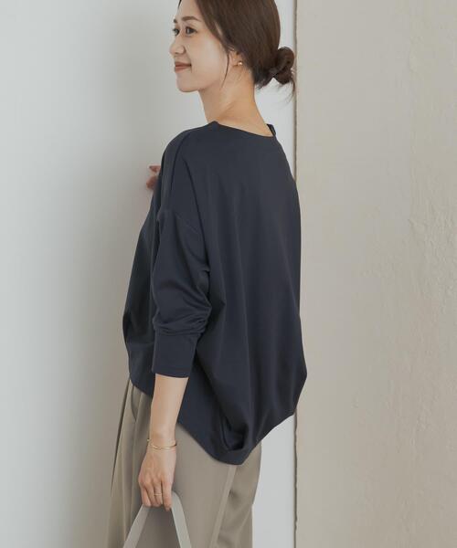 URBAN RESEARCH DOORS（アーバンリサーチドアーズ）の「コットンバックタック長袖プルオーバー（Tシャツ/カットソー・レディース・オフホワイト/ブラック/ネイビー/ベージュ系その他・MEDIUM）」の4枚目の写真