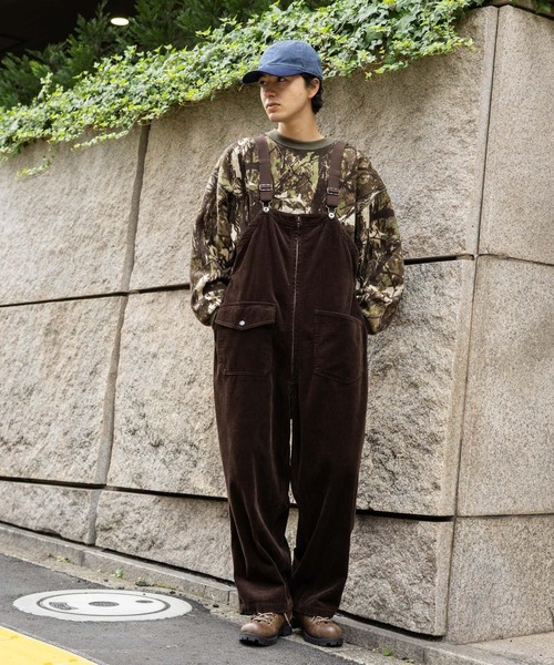 niko and...(ニコアンド)の「コーデュロイオーバーオール(サロペット/オーバーオール・メンズ・ブラウン/ブラック・MEDIUM/LARGE)」の8枚目の写真