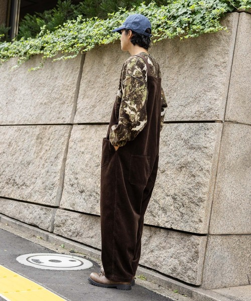 niko and（ニコアンド）の「コーデュロイオーバーオール