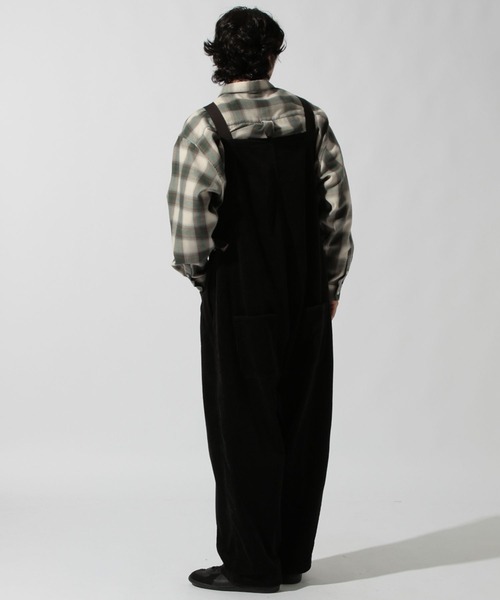 niko and...(ニコアンド)の「コーデュロイオーバーオール(サロペット/オーバーオール・メンズ・ブラウン/ブラック・MEDIUM/LARGE)」の14枚目の写真