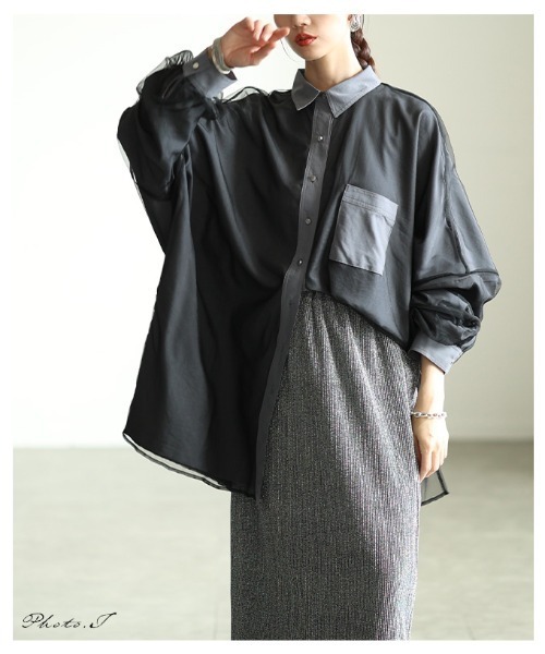 Sawa a la mode（サワアラモード）の「オーガンジーレイヤードオーバーシャツ（シャツ/ブラウス・レディース・オフホワイト/チャコールグレー/ライトグリーン・FREE）」の4枚目の写真