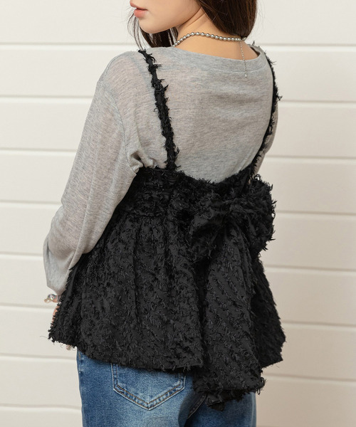 360度着映えるふわふわカットジャガード。バックリボンペプラムキャミ