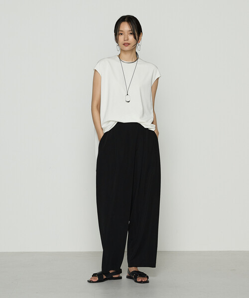 Gabardine K.T(ギャバジンケーティー)の「ハイテンションポンチライト ドレープタックパンツ(その他パンツ・レディース・ブラック/ダークブラウン・9号/7号)」の5枚目の写真