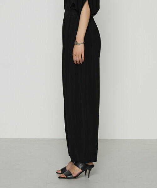 Gabardine K.T(ギャバジンケーティー)の「ハイテンションポンチライト ドレープタックパンツ(その他パンツ・レディース・ブラック/ダークブラウン・9号/7号)」の11枚目の写真