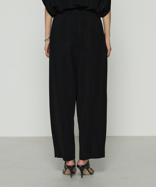 Gabardine K.T(ギャバジンケーティー)の「ハイテンションポンチライト ドレープタックパンツ(その他パンツ・レディース・ブラック/ダークブラウン・9号/7号)」の12枚目の写真